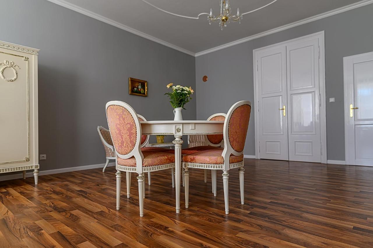 Penzion Florian Telc Bagian luar foto